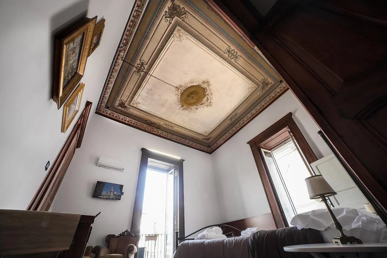 Opera Home Neapol