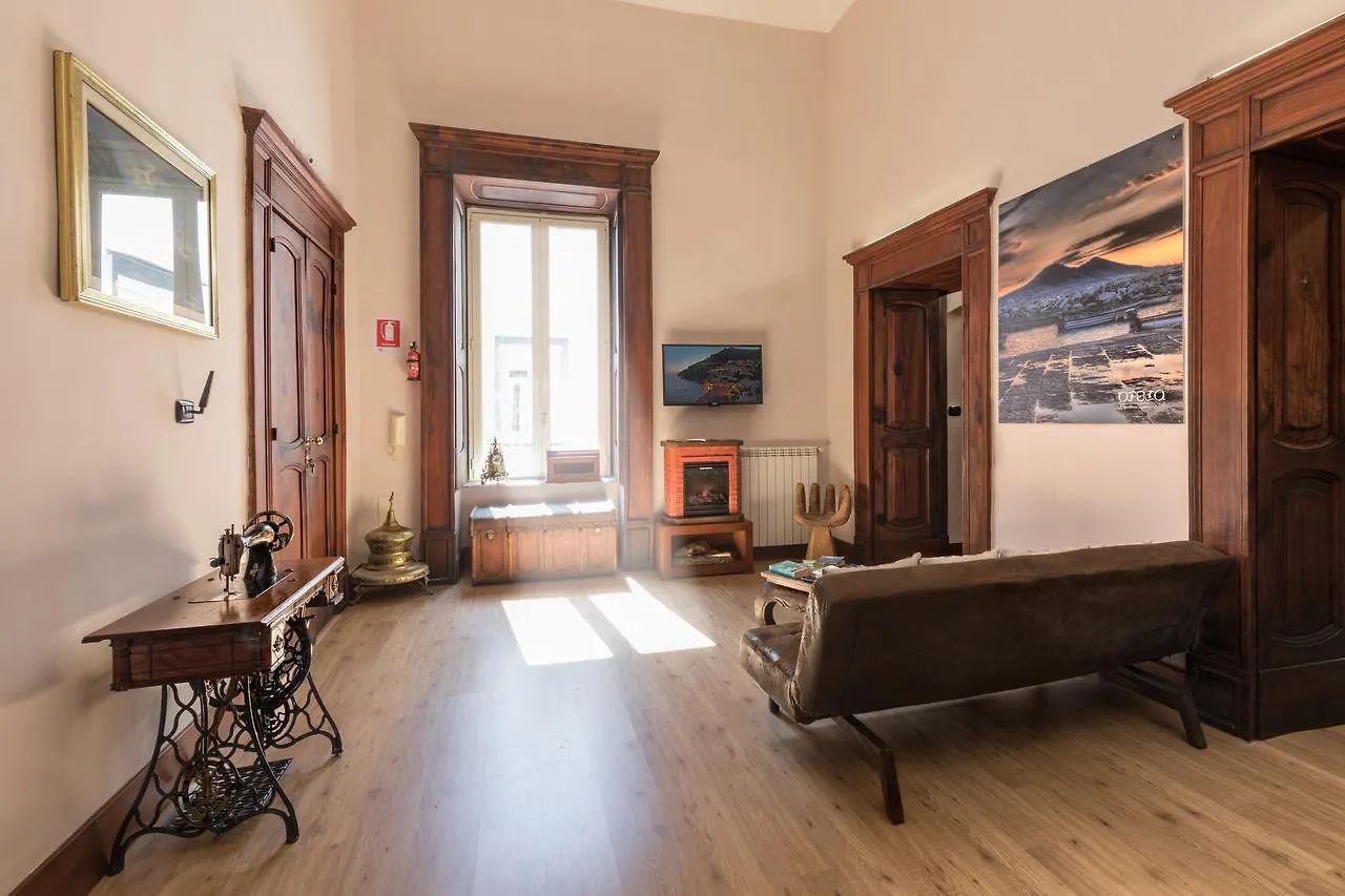 Opera Home Neapol Włochy